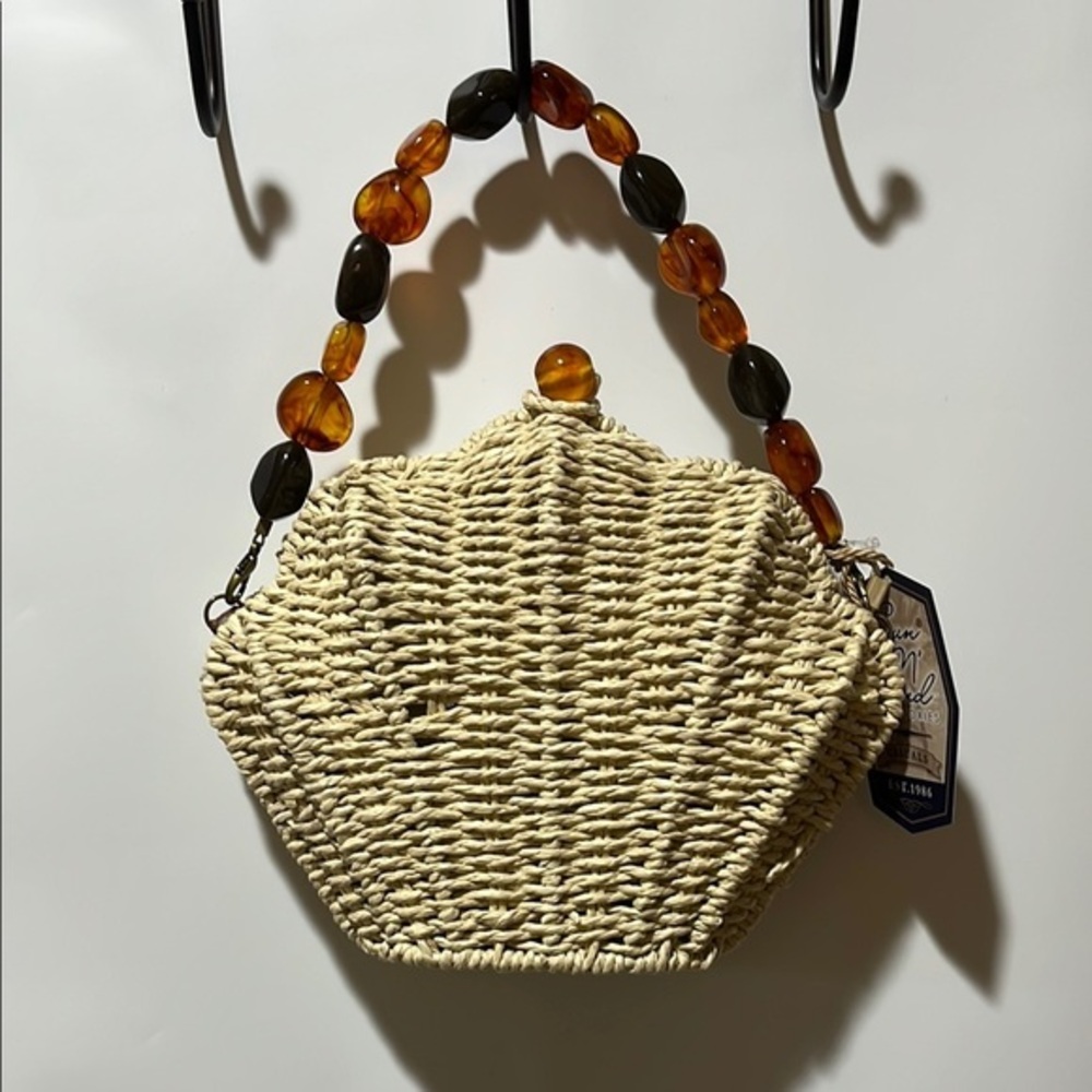 Sun 'n' Sand Scallop Wicker and amber beaded purse Rara